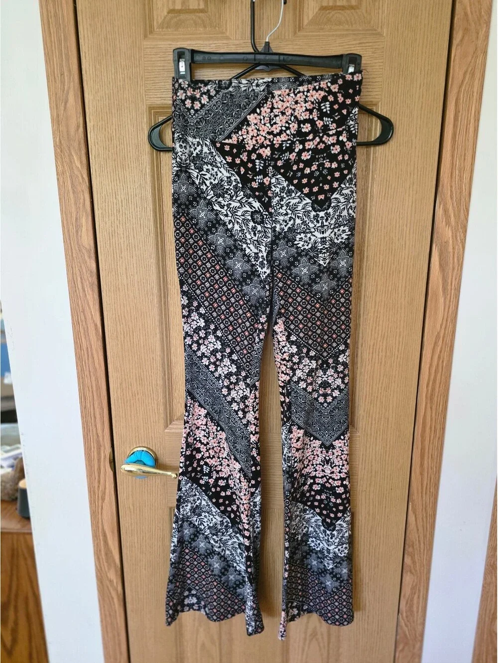 No Boundaries Juniors XL Boho Flare Pants Black Pink Floral Pull On